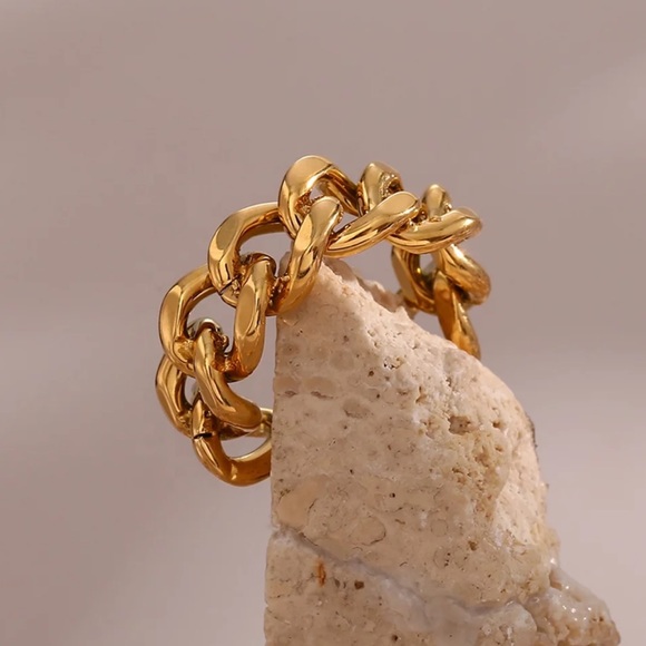 New Adjustable 18K Gold Chic Chunky Cuban Chain Ring, cute Ring, shiny Ring. - Picture 2 of 7